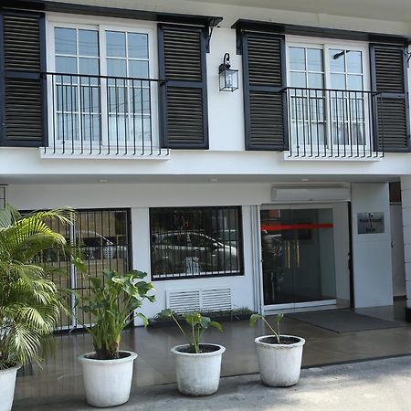 Hotel President Dehradun Buitenkant foto